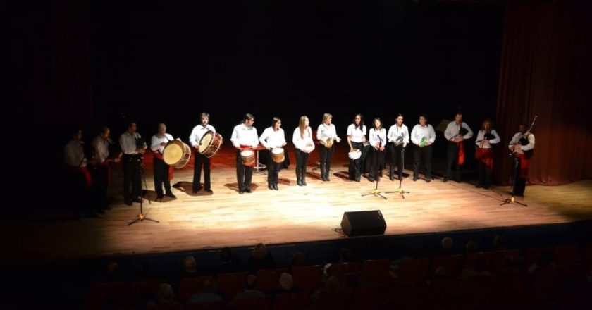 A música da Banda de Gaitas da Irmandade de Montevideo estará na Festas do Cristo no Porriño